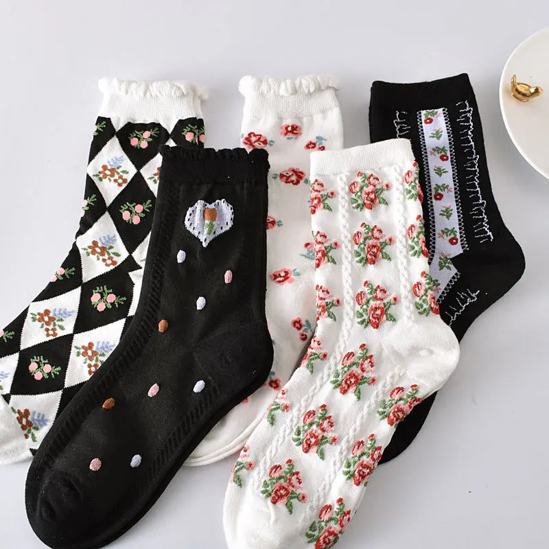 5 Pairs/ Lot Dreamlikelin Woman Socks Harajuku Retro Embroidery Spring 3D Knitting Flowers Embossed Print Lolita Christmas Gift