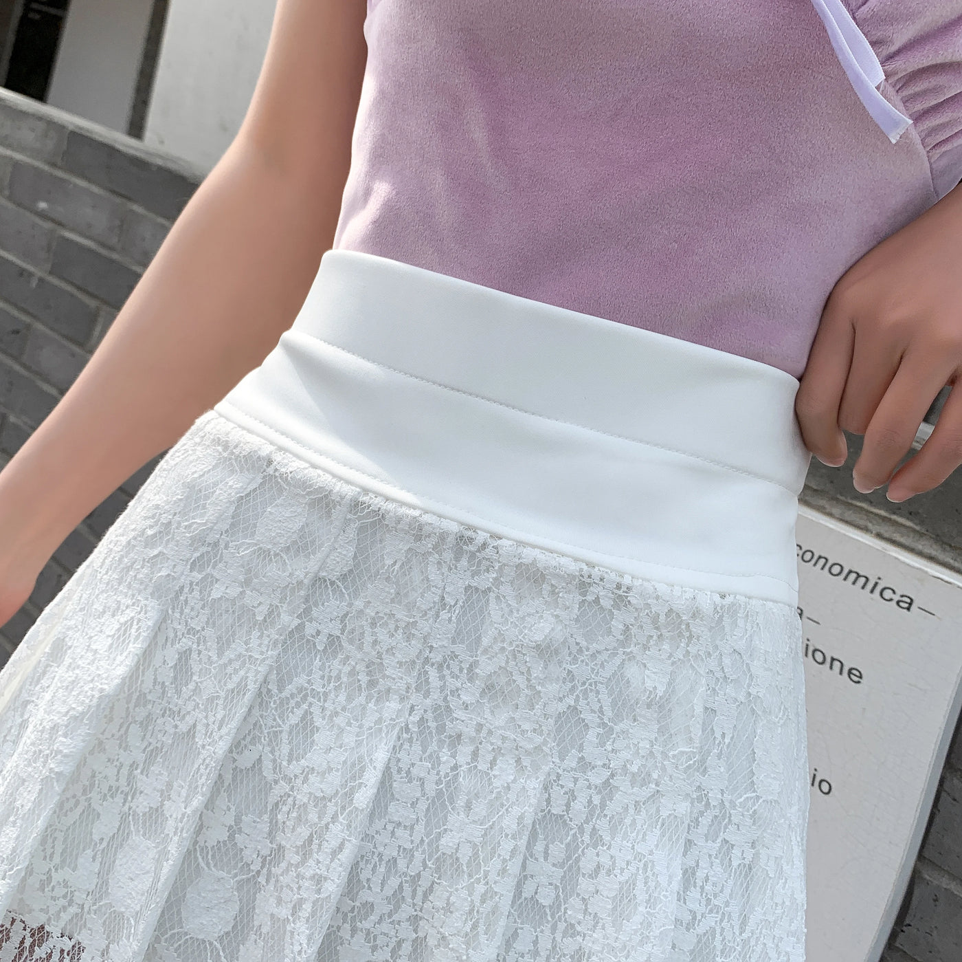 Lace High-Waist Mini Skirt
