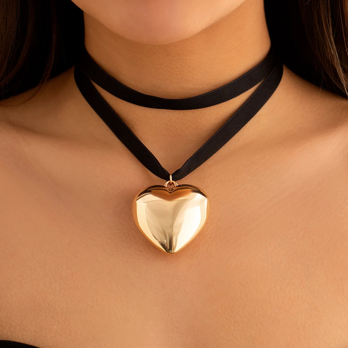Oversized Heart Choker Necklace