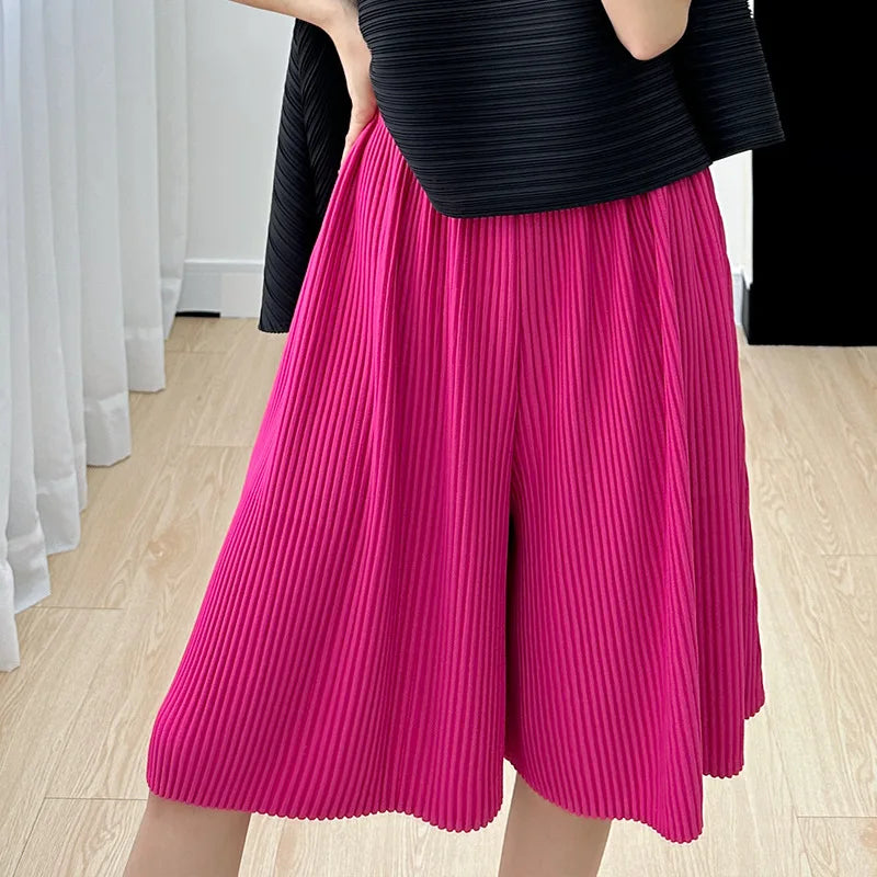 Pleated Drape Mid Shorts