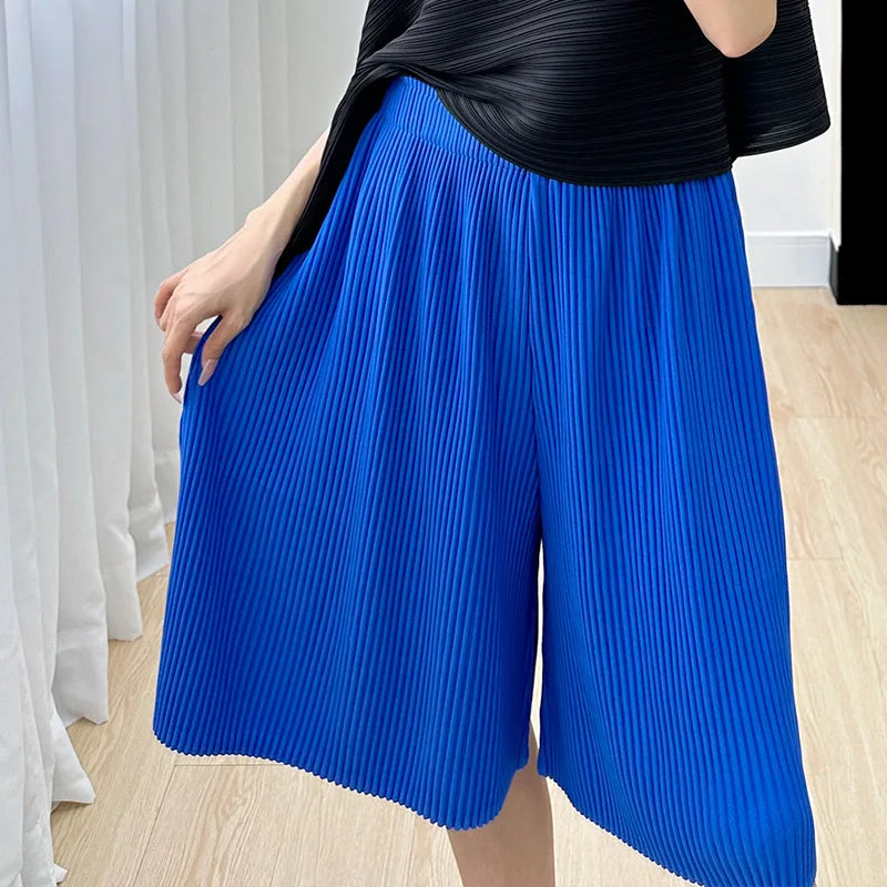 Pleated Drape Mid Shorts